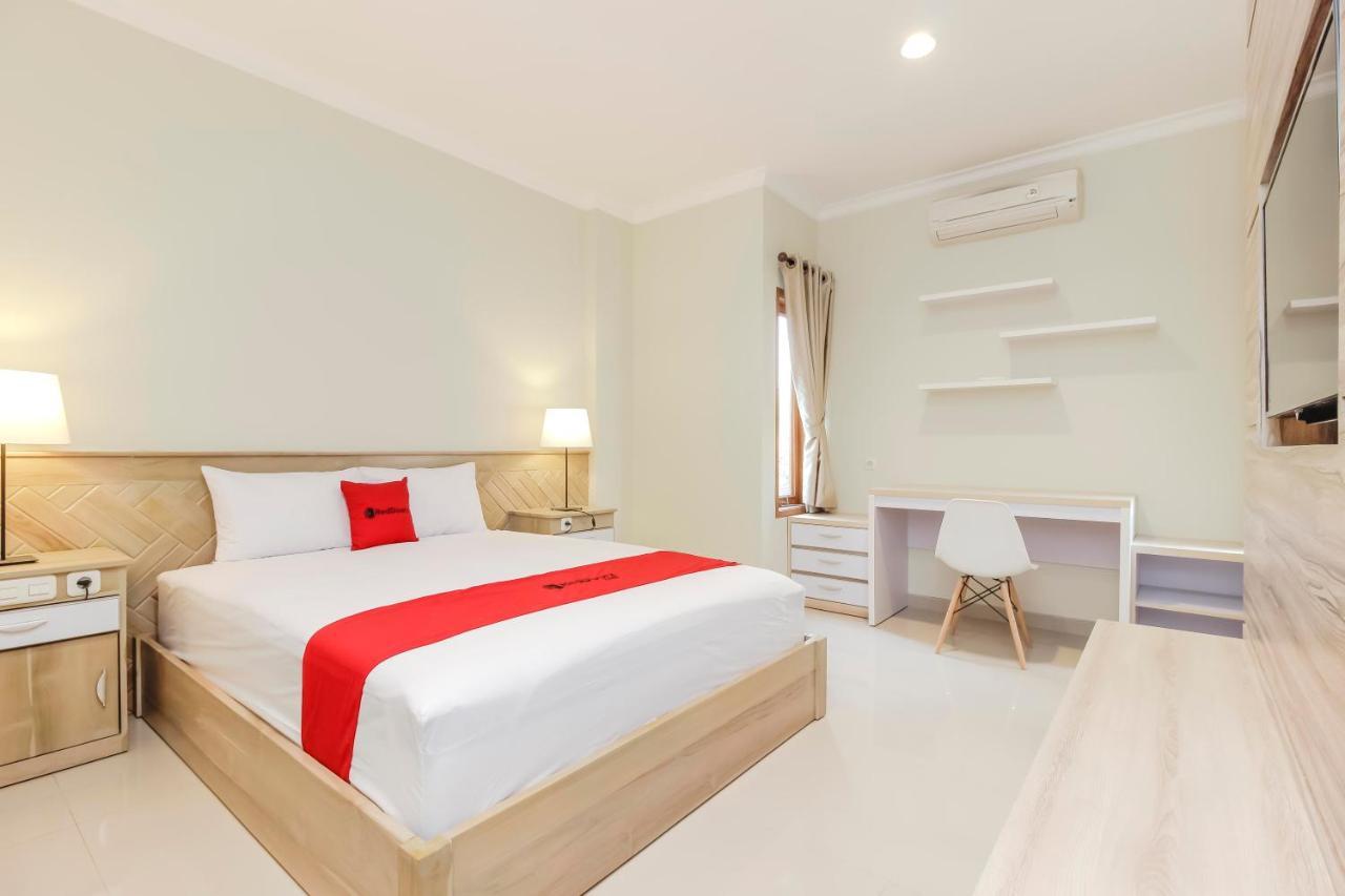 Reddoorz Premium Near Ragunan Zoo 2 Jakarta Exterior photo