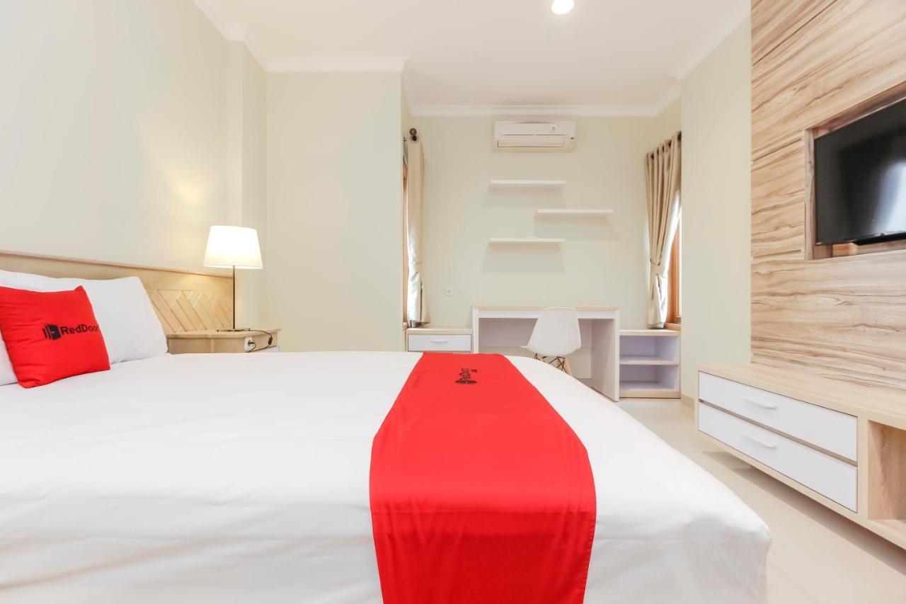 Reddoorz Premium Near Ragunan Zoo 2 Jakarta Exterior photo